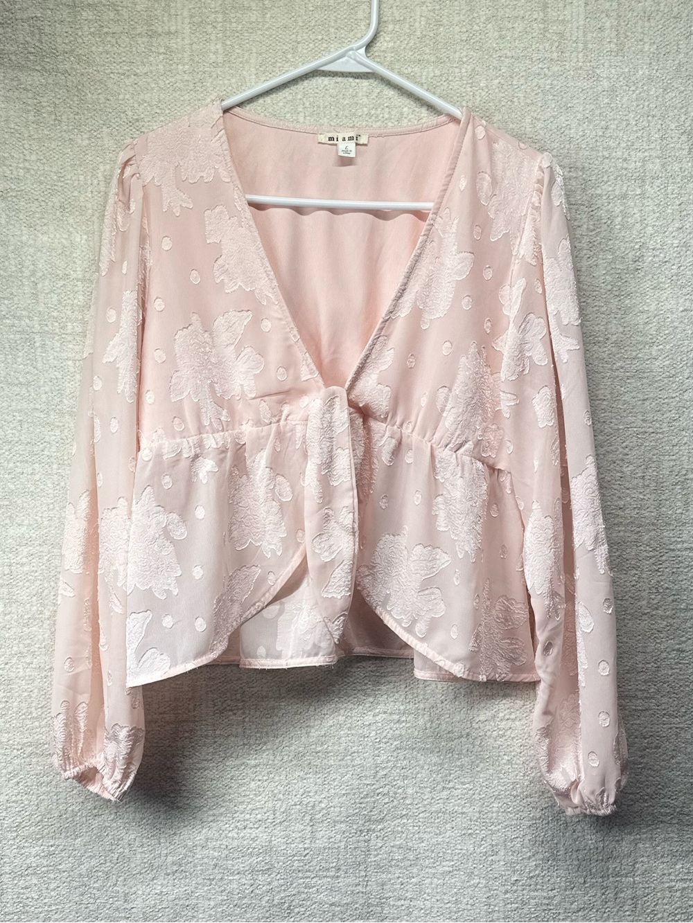 Mi Ami Francescaโs Soft Pink Jacquard Tie Front Crop Long Sleeves Floral Top L